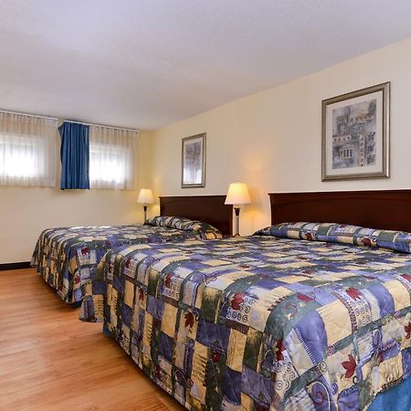 Tower Inn And Suites Of Guilford / Madison Bagian luar foto