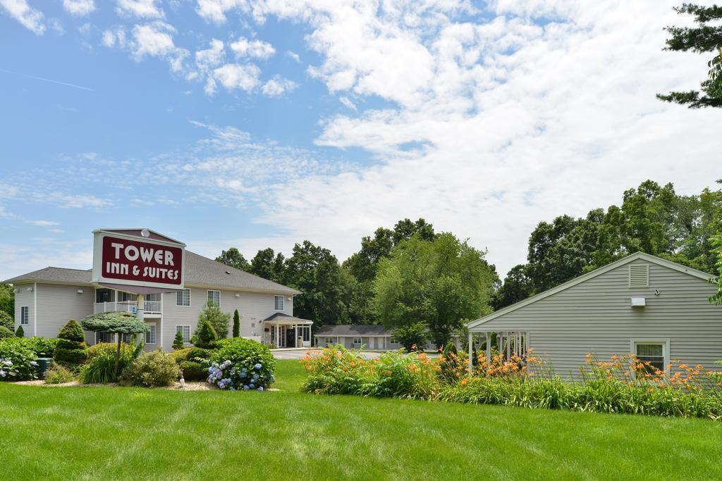 Tower Inn And Suites Of Guilford / Madison Bagian luar foto