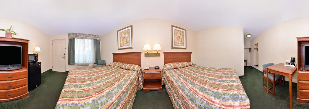 Tower Inn And Suites Of Guilford / Madison Bagian luar foto