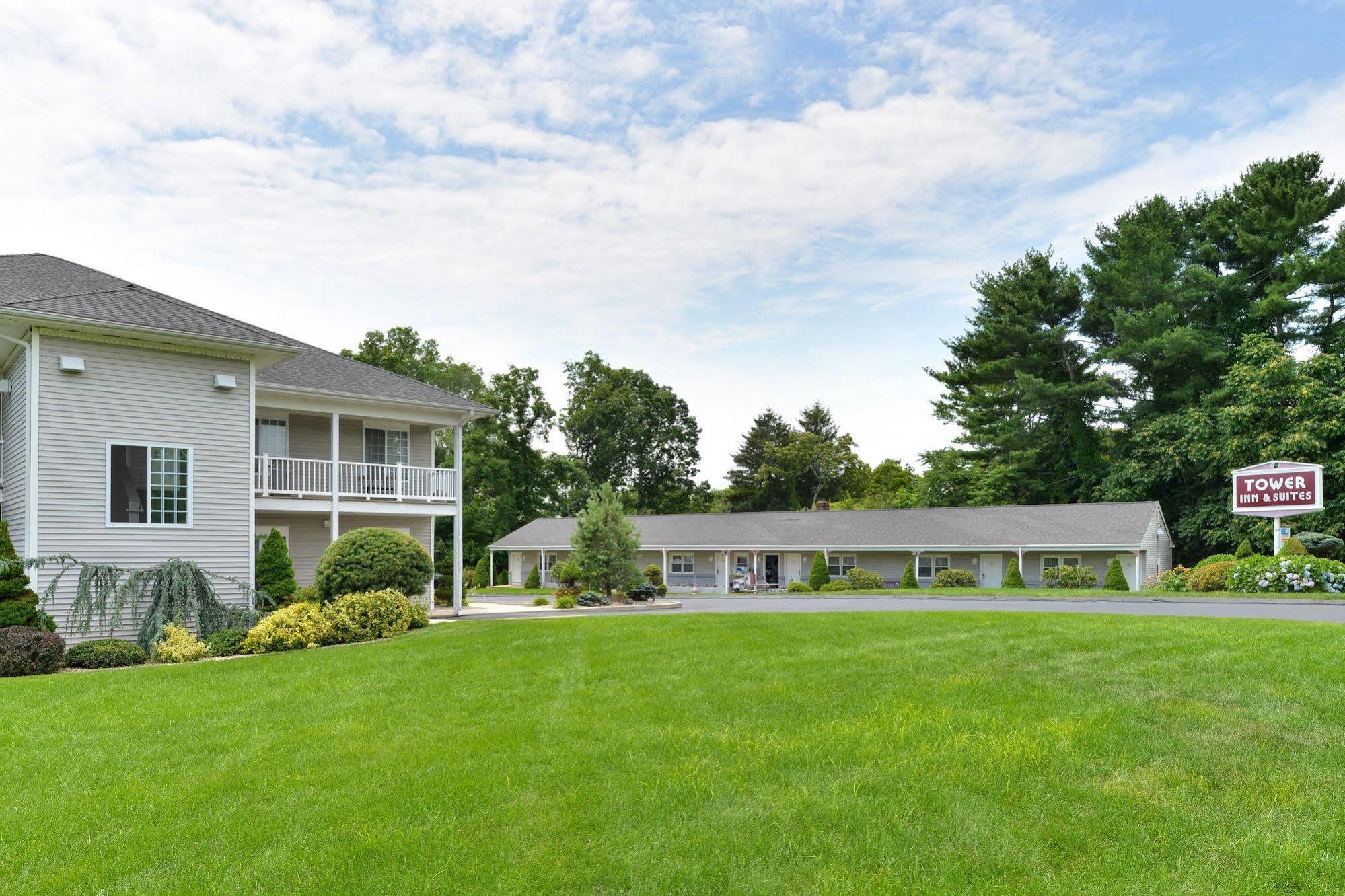 Tower Inn And Suites Of Guilford / Madison Bagian luar foto